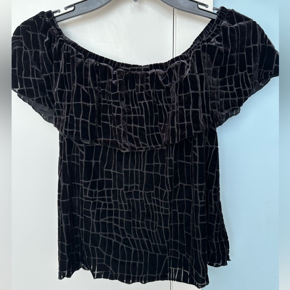 Halston H velvet top - Picture 2 of 2